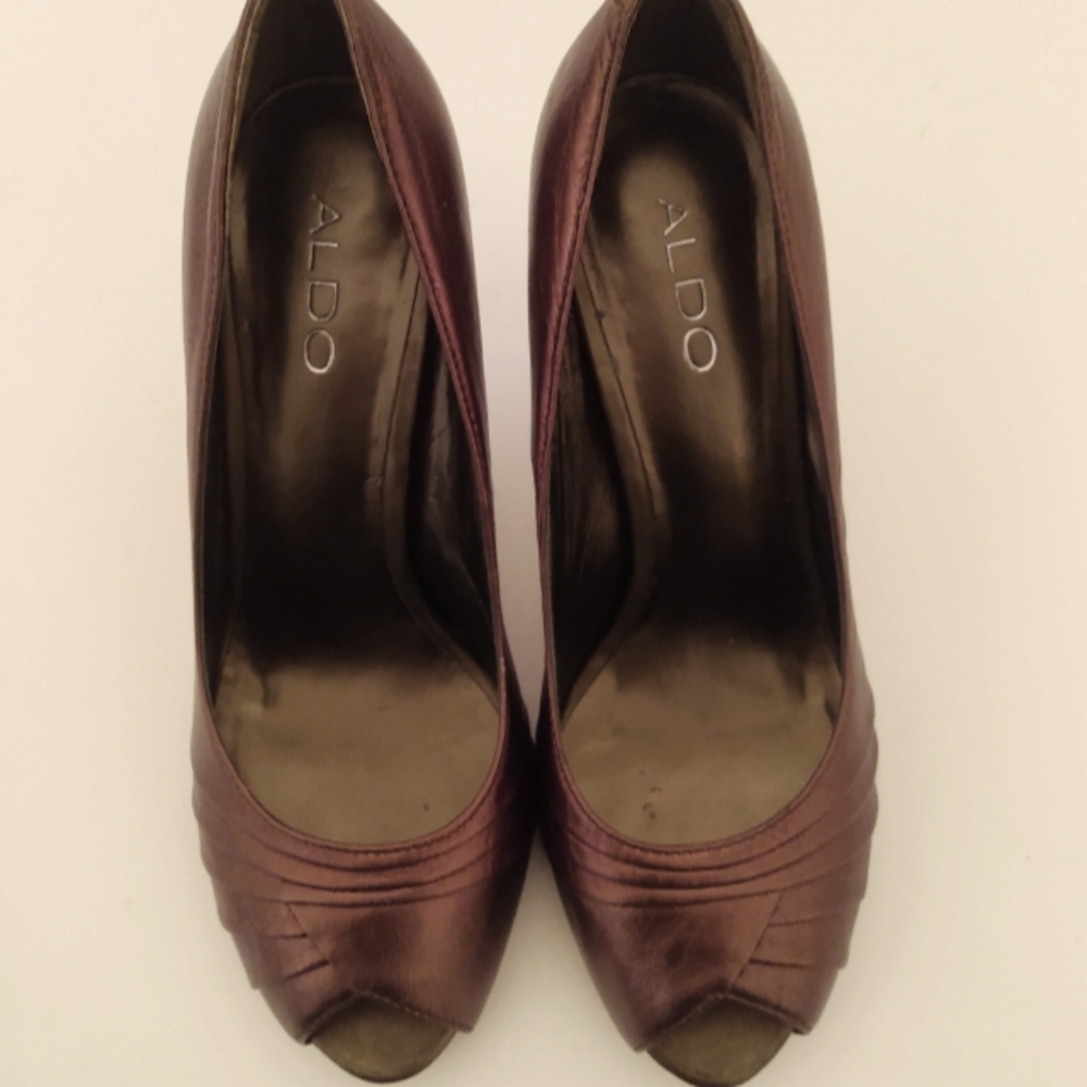Aldo Metallic Peep Toe Pump 4" Heels sz 38